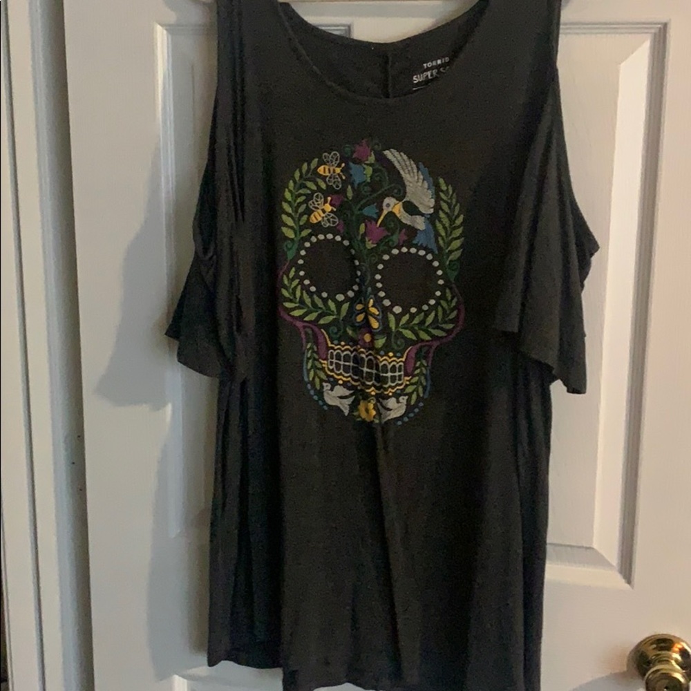 Cold shoulder top